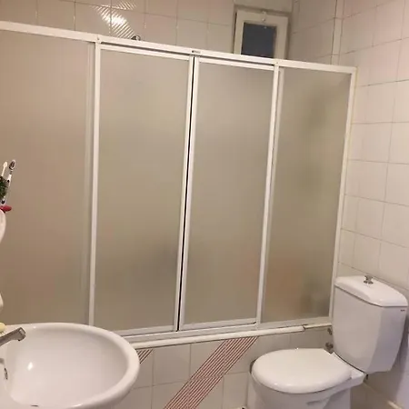 Spacious 2br Apartment, Centrally Located