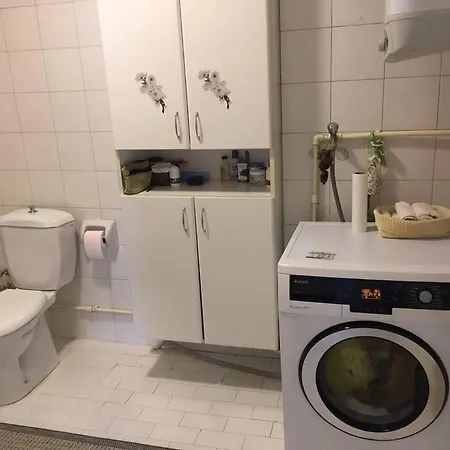 Spacious 2br Apartment, Centrally Located